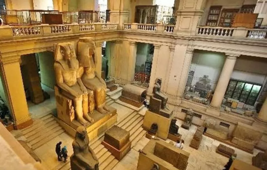 Day tour to Giza Pyramids & Egyptian Museum