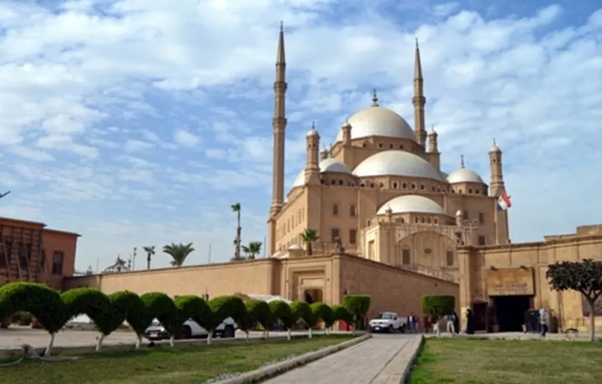 Hathor – Cruise and Discovery of Cairo