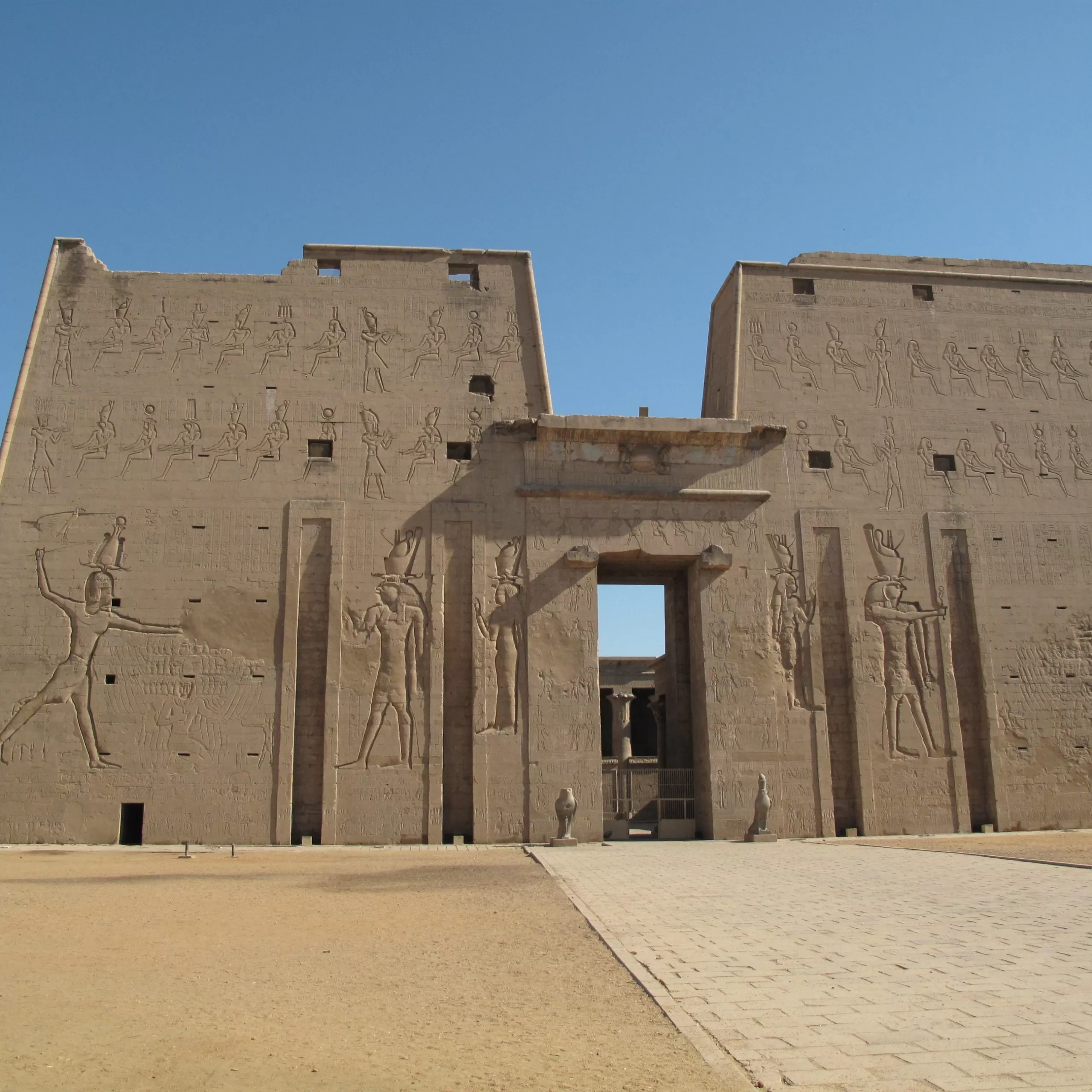 <span> Day 6: </span> Edfu / Kom Ombo / Aswan